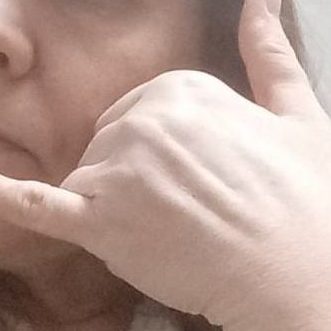 Hand holding pose: reference photo 4 by HaGRID